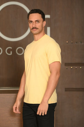 Camiseta Masculina Ogochi Manga Curta Essencial Slim Meia Malha 100% Algodão Amarela