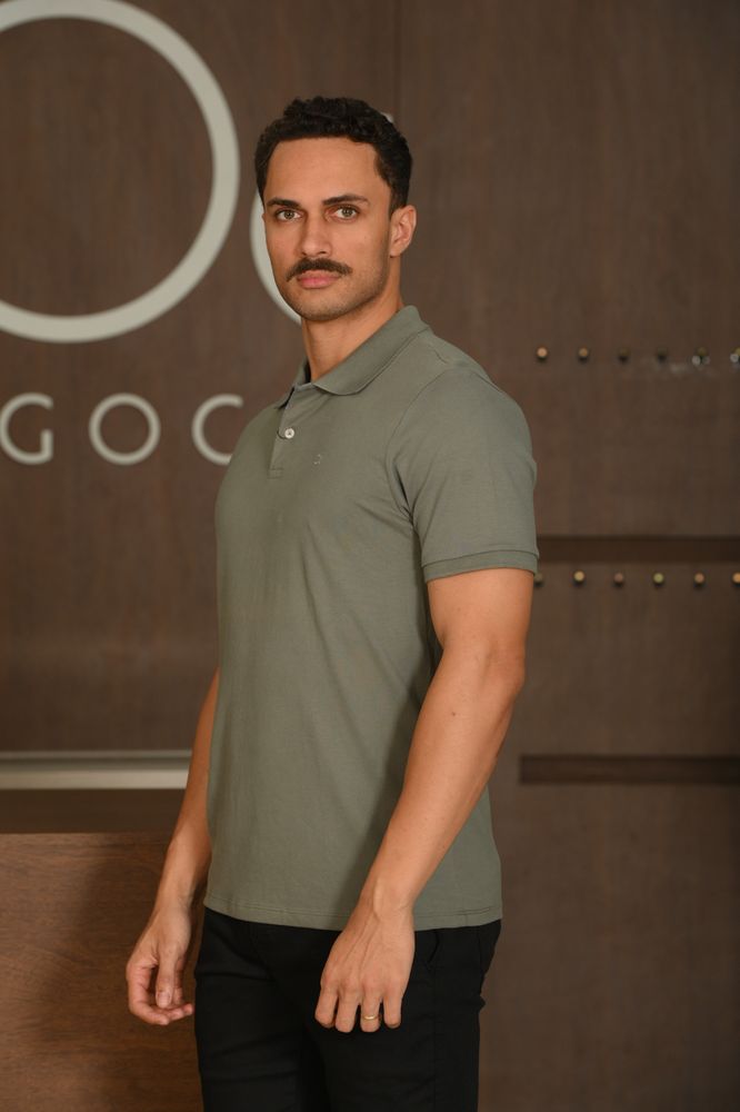 Polo Masculina Ogochi Manga Curta Essencial Slim Verde Musgo
