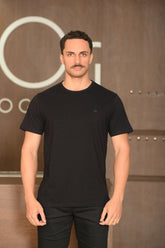 Camiseta Masculina Ogochi Manga Curta Essencial Slim Meia Malha Preta