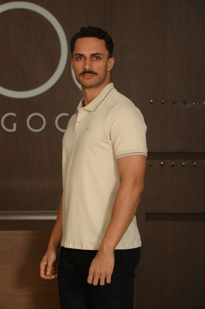 Polo Masculina Ogochi Manga Curta Casual Slim Piquet Bege