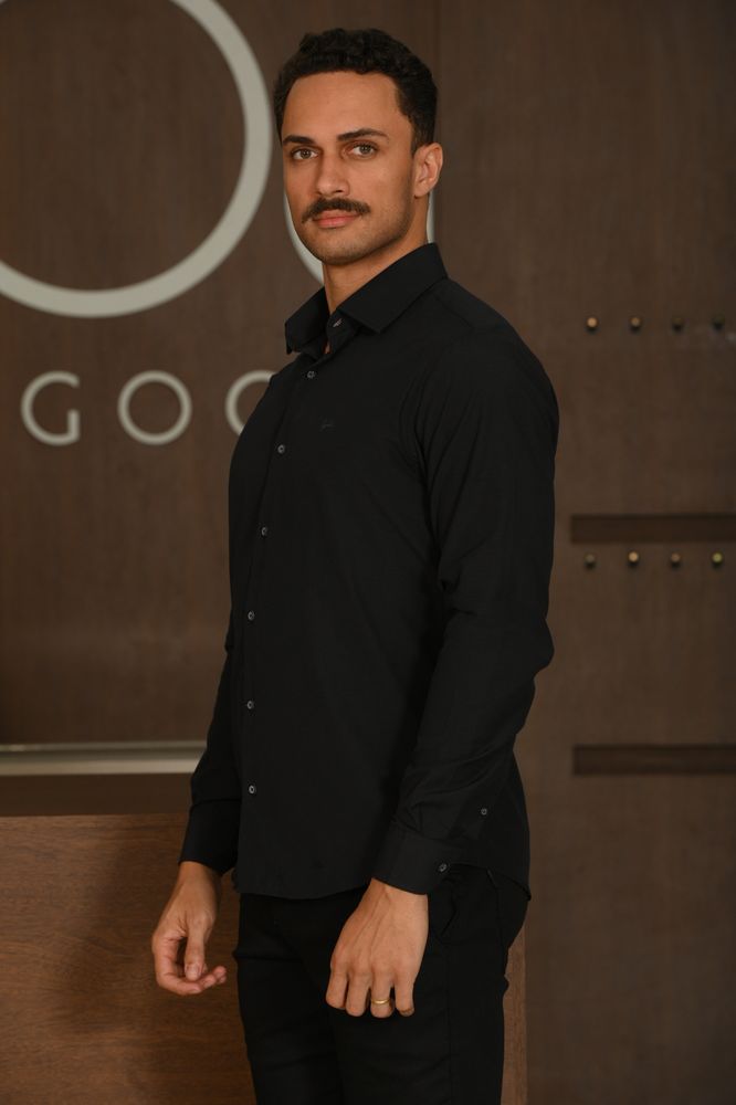 Camisa Masculina Ogochi Manga Longa Slim Tricoline Preta
