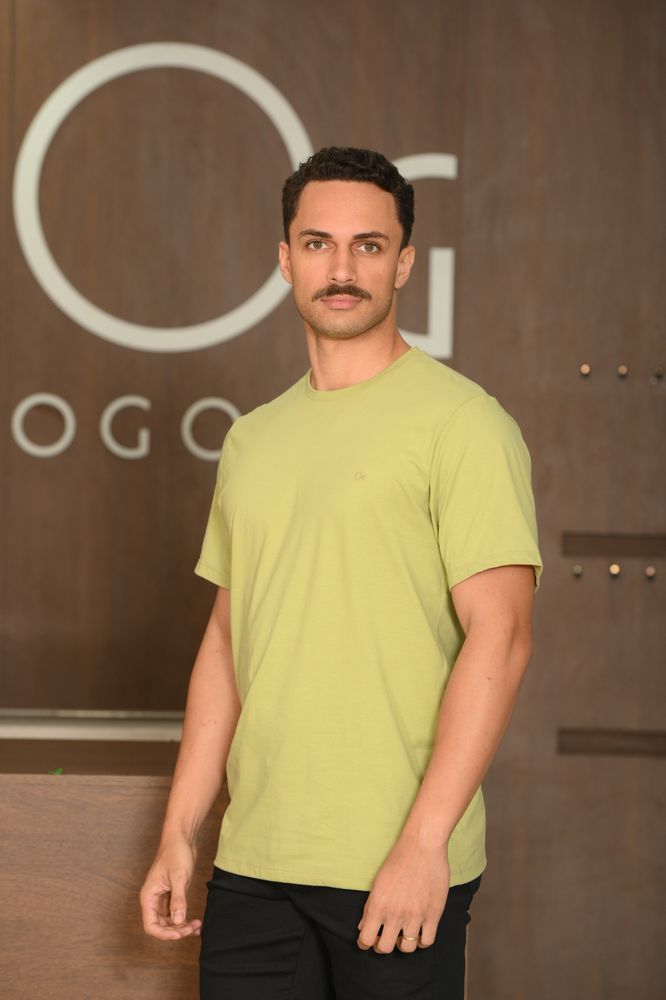 Camiseta Manga Curta Masculina Ogochi Slim Essencial Verde Claro